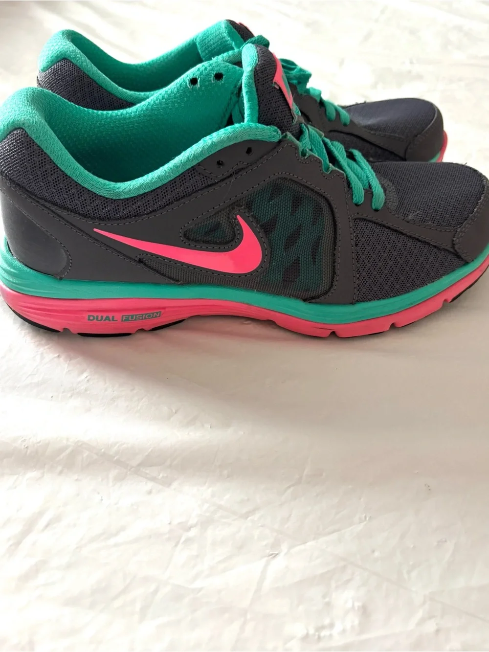 NWOT Nike Turquoise Pink Dual Fusion Run 3 Fitsole SZ 7.5